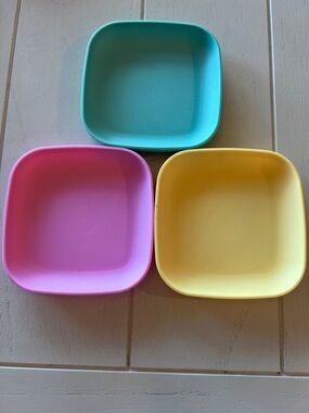 Tupperware Toys Set of 3 Pastel Plates - Teal, Pink, Yellow